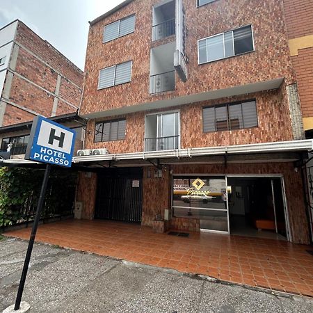 Hotel Picasso 70 ميديلين المظهر الخارجي الصورة