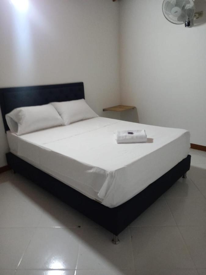 Hotel Picasso 70 ميديلين المظهر الخارجي الصورة