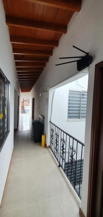 Hotel Picasso 70 ميديلين المظهر الخارجي الصورة