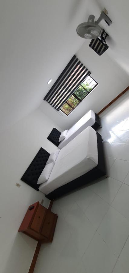 Hotel Picasso 70 ميديلين المظهر الخارجي الصورة