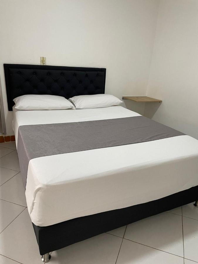 Hotel Picasso 70 ميديلين المظهر الخارجي الصورة