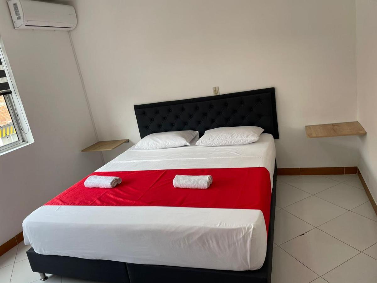 Hotel Picasso 70 ميديلين المظهر الخارجي الصورة