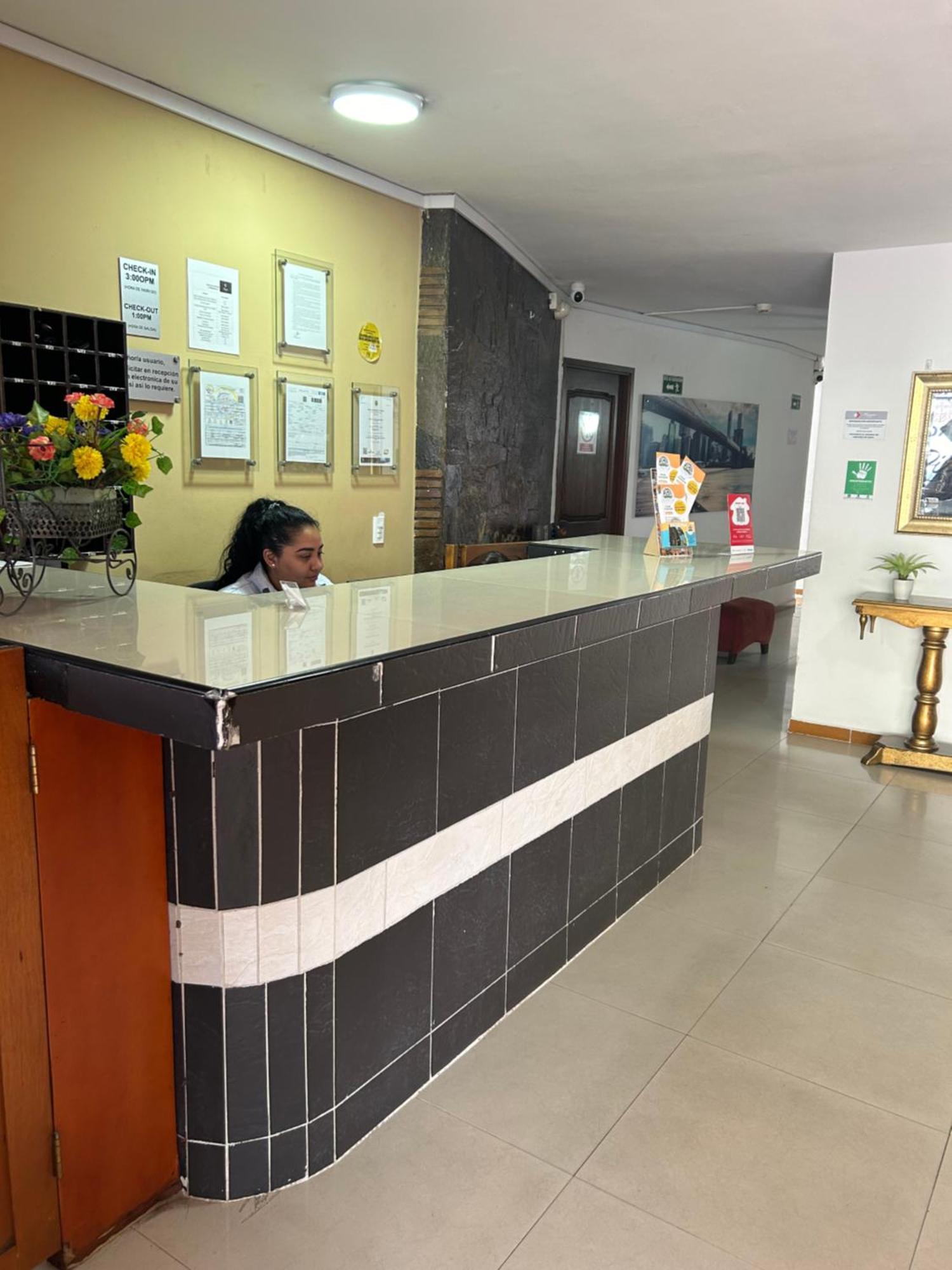 Hotel Picasso 70 ميديلين المظهر الخارجي الصورة