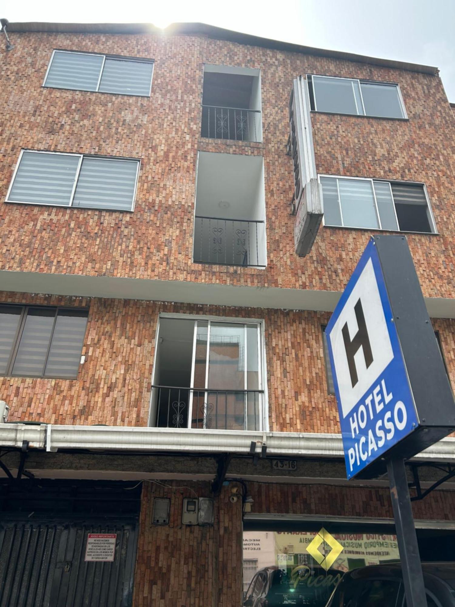 Hotel Picasso 70 ميديلين المظهر الخارجي الصورة